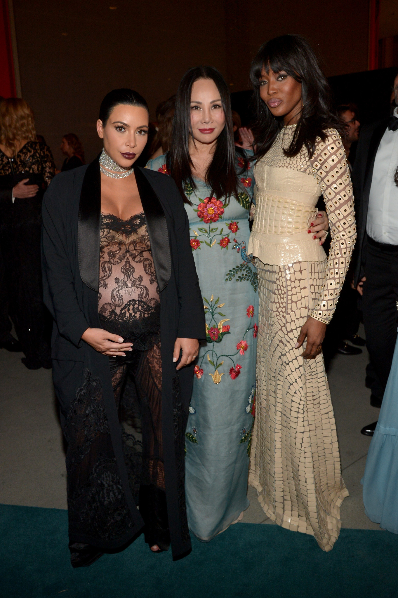 LOS ANGELES, CA - NOVEMBER 07: (L-R) TV personality Kim Kardashian West, LACMA trustee Eva Chow and model Naomi Campbell attend LACMA 2015 Art+Film Gala Honoring James Turrell and Alejandro G Iñárritu, Presented by Gucci at LACMA on November 7, 2015 in Los Angeles, California.  (Photo by Charley Gallay/Getty Images for LACMA) 